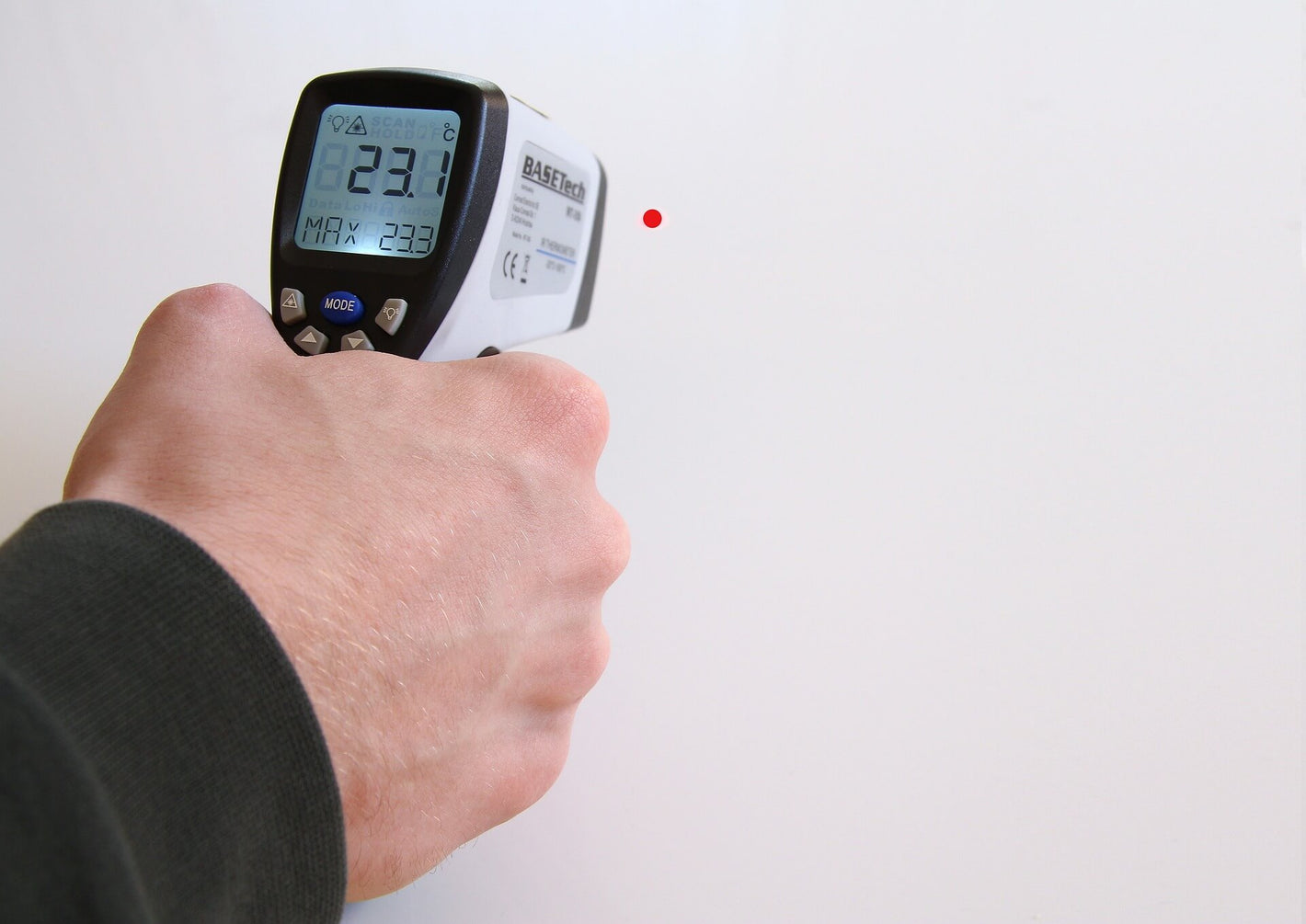 Industrial thermometers and sensors for accurate temperature monitoring